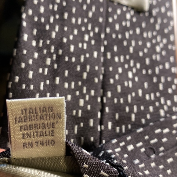 Luxury Tie - Picture 5 of 5